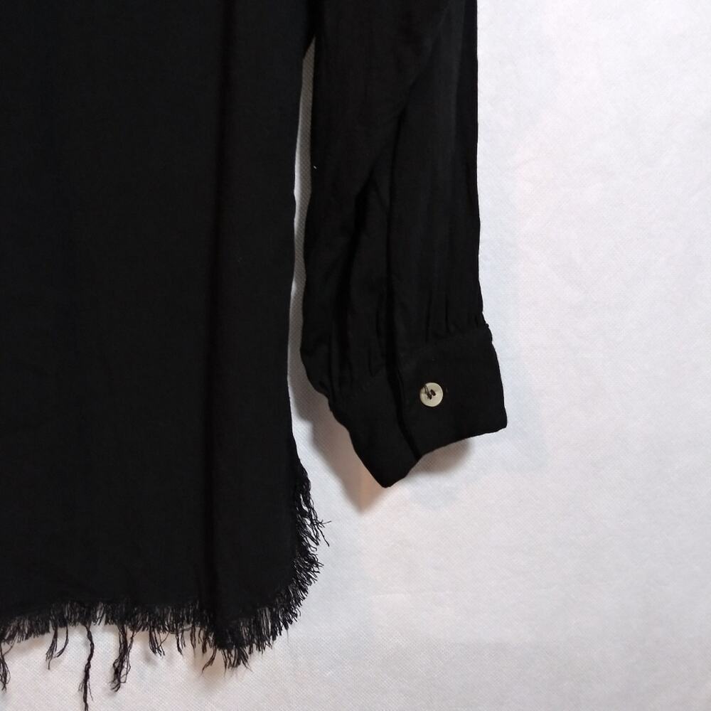 AEMI+CO Black Raw Edge Button-Up Shirt Contemporary Distressed Size Small - Picture 9 of 9